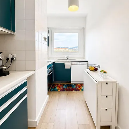 Cozy 1-bedroom With Terrace In Quiet Cannes